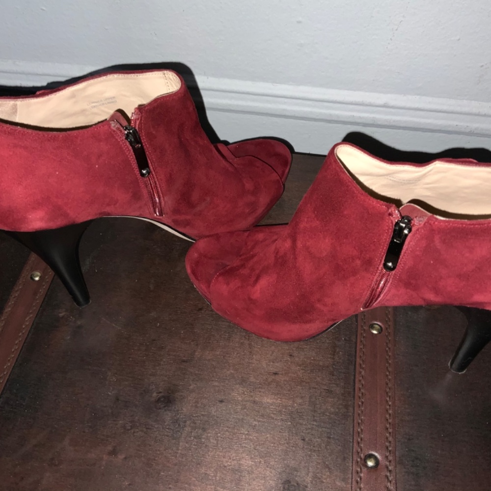 Shoe - Picture 3 of 4